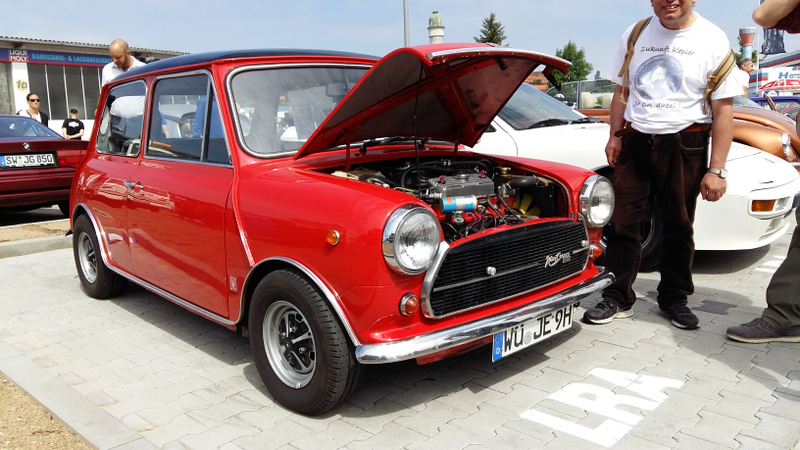 Illustration for article titled Another oldtimer meet photodumpÂ